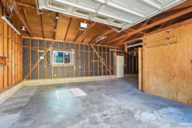 4386 Niagara Ave, San Diego CA: https://media.crmls.org/mediaz/28a1ead2-6bec-47e3-a1d0-69455e234327.jpg