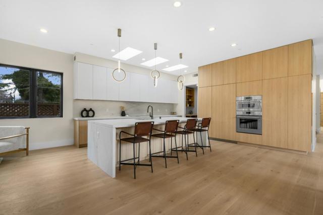 711 Central Avenue, Menlo Park CA: https://media.crmls.org/mediaz/28a21118-6a55-4a85-b4db-5ba6f74f7446.jpg