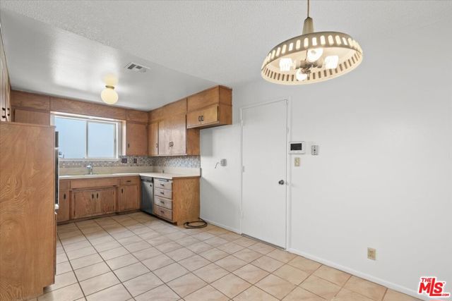 820 N 16th Street, Montebello CA: https://media.crmls.org/mediaz/28a27ffd-5089-4949-b37b-afa3e341717f.jpg