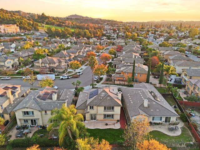 2923 Oro Blanco Cir, Escondido CA: https://media.crmls.org/mediaz/28a2ab7a-0012-4fa2-afff-aed6d2c27228.jpg