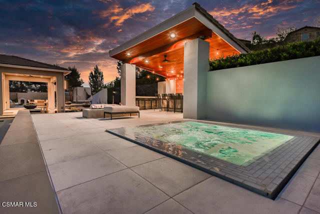 6981 Shadow Wood Drive, Moorpark CA: https://media.crmls.org/mediaz/28a2ea22-5761-4085-9cc6-0674921a3c3b.jpg