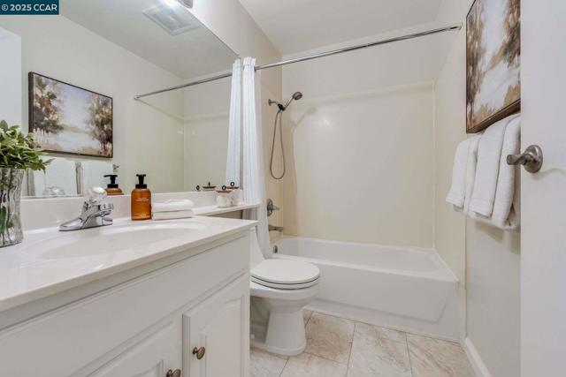 1105 Westmoreland Circle, Walnut Creek CA: https://media.crmls.org/mediaz/28a38610-9e72-40d8-a4b5-261325cc145b.jpg