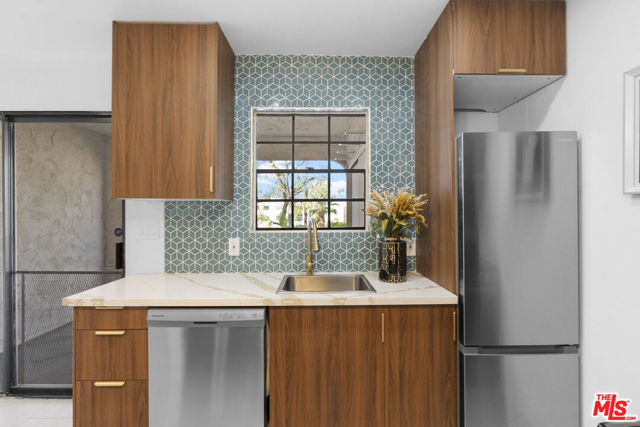 5300 E Waverly Drive, Palm Springs CA: https://media.crmls.org/mediaz/28a39312-a623-40e1-a8e6-4a9fd32dccb2.jpg