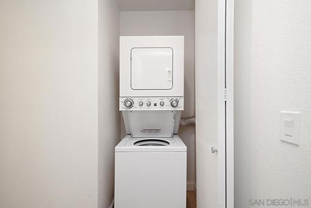 13327 Caminito Ciera, San Diego CA: https://media.crmls.org/mediaz/28a3c06c-aa22-4c76-9d28-c07d91ff4697.jpg