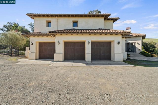 633 Kalthoff Cmn, Livermore CA: https://media.crmls.org/mediaz/28a3fd0b-be86-4ab4-8e80-a5ae098e2efd.jpg