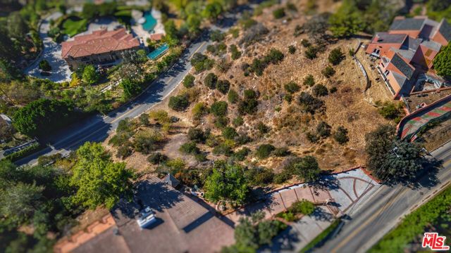 2811 Benedict Canyon Drive photo 6