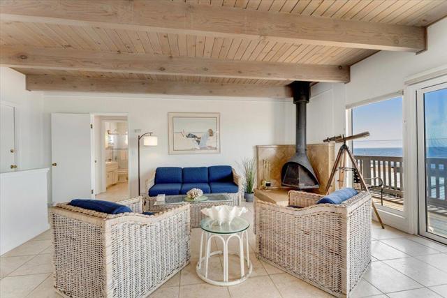 617 Beach Drive, Aptos CA: https://media.crmls.org/mediaz/28a5ccaf-c75a-4aa8-b98c-e51e4dcdef28.jpg