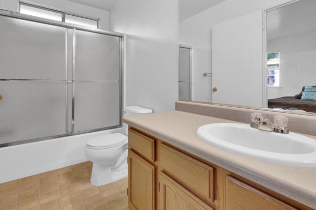 310 Mustang Court, King City CA: https://media.crmls.org/mediaz/28a5ea33-f50e-4fee-aac3-5ae7c37a4845.jpg