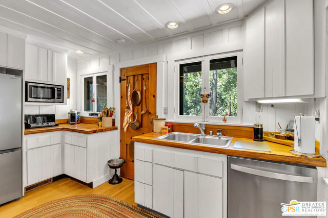 Image 29 of 70 For 25100 Indian Rock Road