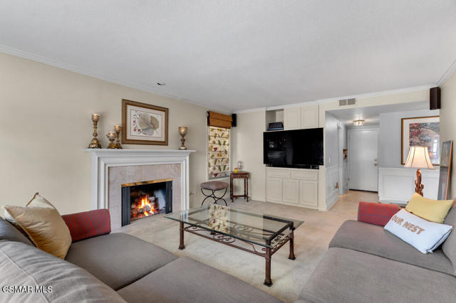 13101 Thomasville Court, Moorpark CA: https://media.crmls.org/mediaz/28a7434c-a187-4ca4-9500-1a7c377b07ad.jpg