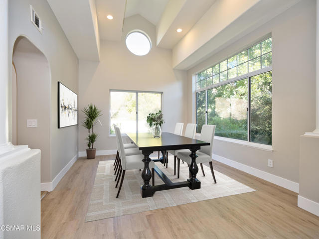 2461 Kirsten Lee Drive, Westlake Village CA: https://media.crmls.org/mediaz/28a9804b-c8a7-45d8-9769-cda42eb3769f.jpg