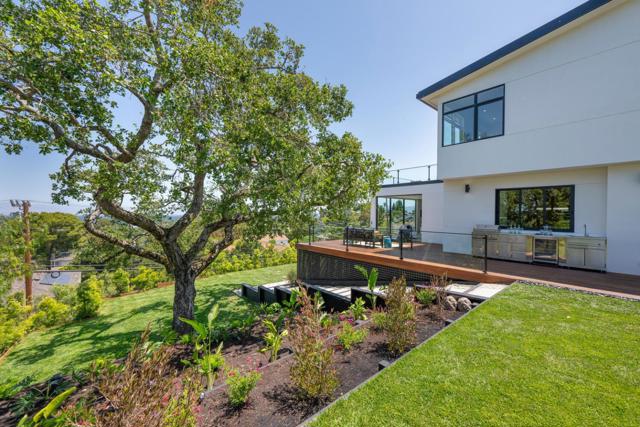 3964 Jefferson Avenue, Redwood City CA: https://media.crmls.org/mediaz/28aa67fb-4e2b-4326-a8cf-1d14dd863110.jpg