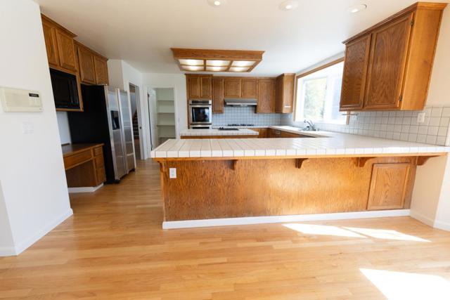3650 Valley Ridge Lane, San Jose CA: https://media.crmls.org/mediaz/28aacafd-909a-4610-b6a0-9655bb3c176b.jpg