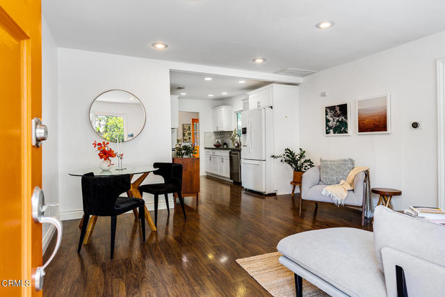 Detail Gallery Image 4 of 46 For 2285 Moss Ave, Los Angeles,  CA 90065 - 2 Beds | 3 Baths