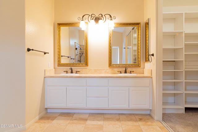 3063 Espana Lane, Thousand Oaks CA: https://media.crmls.org/mediaz/28ab39ce-abee-4697-bcf7-c129dfb866af.jpg