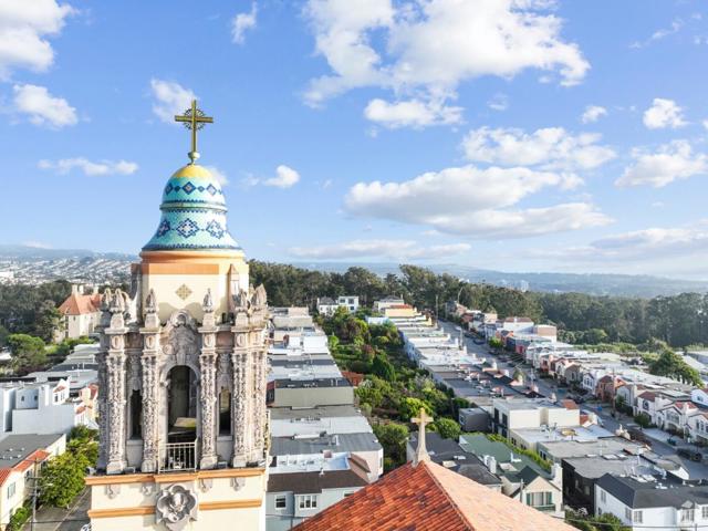 2271 40th Avenue, San Francisco CA: https://media.crmls.org/mediaz/28ab72d7-4406-49c9-b123-0162d0bedd0c.jpg