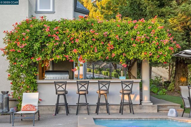 4860 Venner Rd, Martinez CA: https://media.crmls.org/mediaz/28ab9378-2207-4bc6-ac70-986703425a1b.jpg