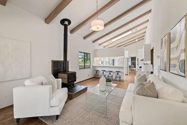 14449 Liddicoat Circle, Los Altos Hills CA: https://media.crmls.org/mediaz/28ac661f-a863-4885-a97c-b2068f12e913.jpg