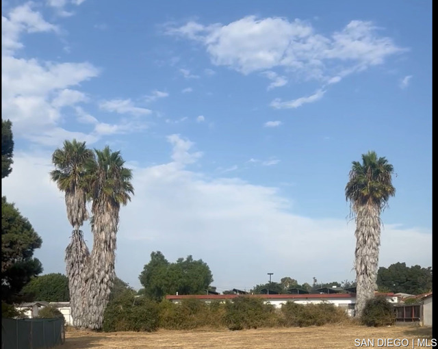 985 Fifth AVE, Chula Vista CA: https://media.crmls.org/mediaz/28aca092-a767-4f1f-96d1-551b4301f1fa.jpg