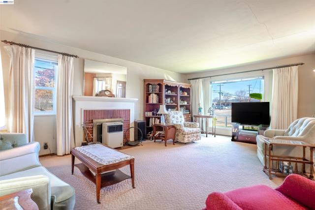 Image 5 of 22 For 1805 Sundberg Ave