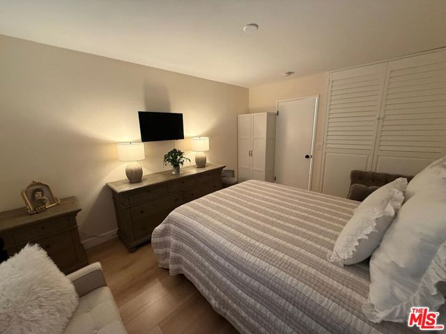 10234 Oklahoma Avenue, Chatsworth CA: https://media.crmls.org/mediaz/28ad0aa3-63f6-4f20-9031-561112729352.jpg