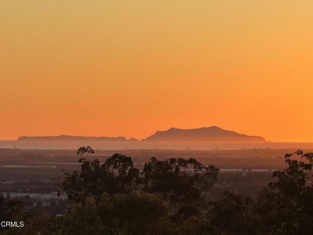 6860 Worth Way, Camarillo CA: https://media.crmls.org/mediaz/28add3f6-b26f-4b0e-b03d-b19d93bbcd60.jpg