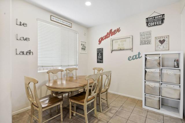 1376 Normandy Dr, Chula Vista CA: https://media.crmls.org/mediaz/28ae3bc7-7abb-43e4-b1ff-fba7b91a85b7.jpg