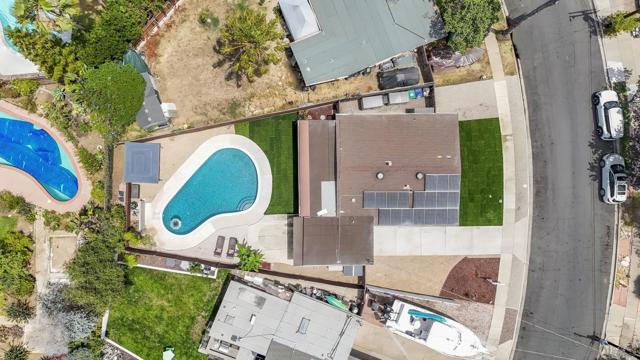 4527 Chinook Court, San Diego CA: https://media.crmls.org/mediaz/28ae4ca4-1f1c-4dbc-98c2-67dcb3f22b1c.jpg