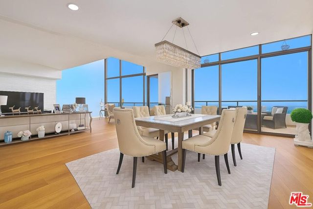4337 Marina City Drive, Marina del Rey CA: https://media.crmls.org/mediaz/28afa61c-54ff-4fed-8244-4f4ebd8ad2e4.jpg