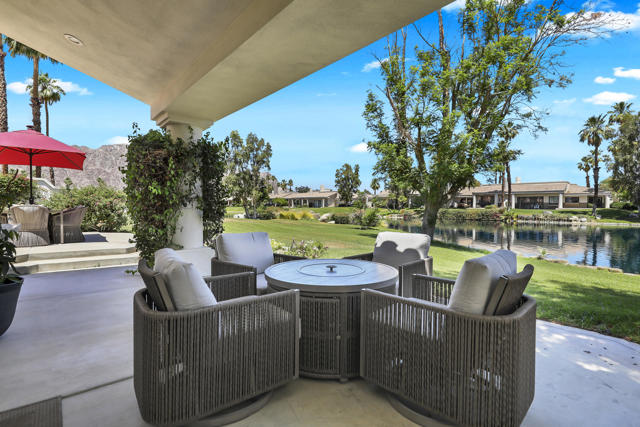80671 Cherry Hills Drive, La Quinta CA: https://media.crmls.org/mediaz/28b0025b-3981-4a70-84aa-2191ee1837a5.jpg