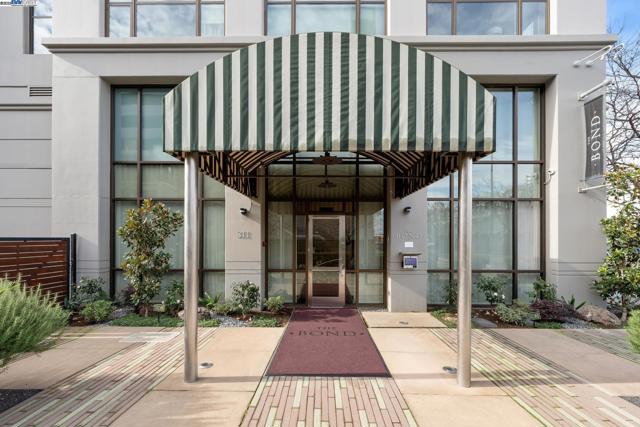 311 2nd St, Oakland CA: https://media.crmls.org/mediaz/28b0c32e-96dc-440b-9617-7fe45324f0aa.jpg