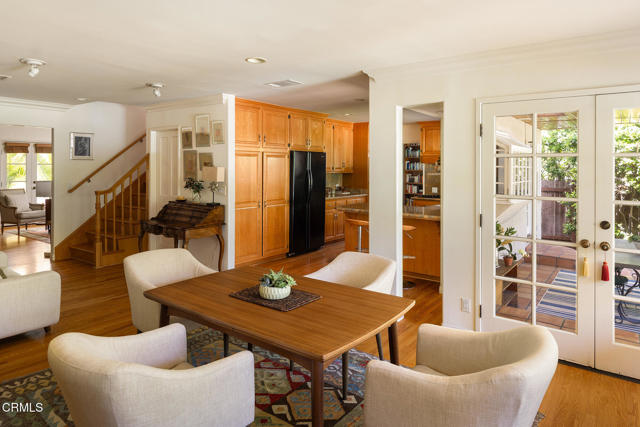 394 S Bonnie Avenue, Pasadena CA: https://media.crmls.org/mediaz/28b0c3e6-49db-4fd9-8264-b5e45b521317.jpg