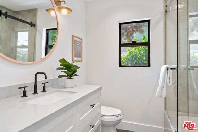 13048 Rose Avenue, Los Angeles CA: https://media.crmls.org/mediaz/28b0f006-e017-45f6-bc7c-7dac1b92c75a.jpg