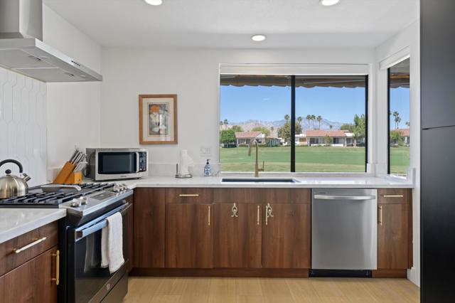 25 Juan Carlos Drive, Rancho Mirage CA: https://media.crmls.org/mediaz/28b1ab2c-297c-48a3-b2fc-47bd5d9827e1.jpg