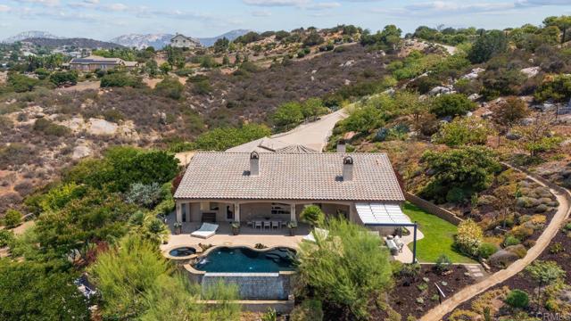 5102 Espinoza Road, El Cajon CA: https://media.crmls.org/mediaz/28b2291f-3ca9-4f84-93e3-42a324a2d9c4.jpg