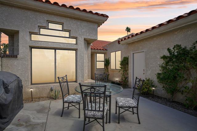 110 Celano Circle, Palm Desert CA: https://media.crmls.org/mediaz/28b2db1b-54c7-49d8-92b7-80ae504d201c.jpg