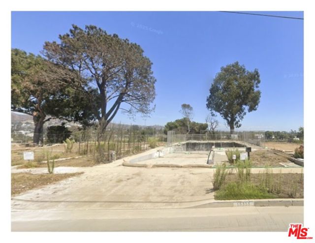 15313 De Pauw Street photo 3