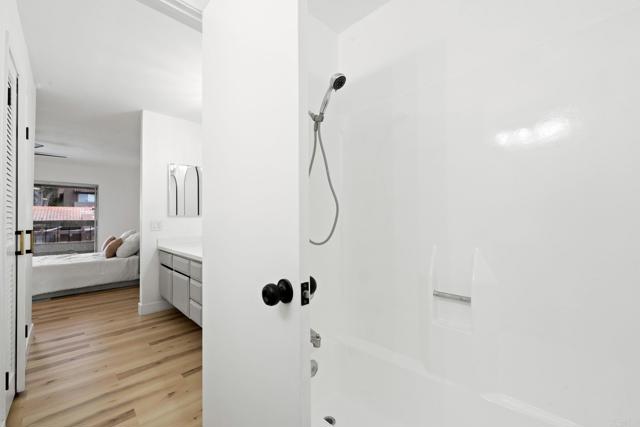 10350 Caminito Cuervo, San Diego CA: https://media.crmls.org/mediaz/28b3b042-6239-4301-b9c0-21501e700bd9.jpg