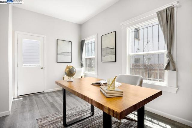 300 Somerset St, San Francisco CA: https://media.crmls.org/mediaz/28b49648-6be8-49d9-8285-aa0e138721a1.jpg