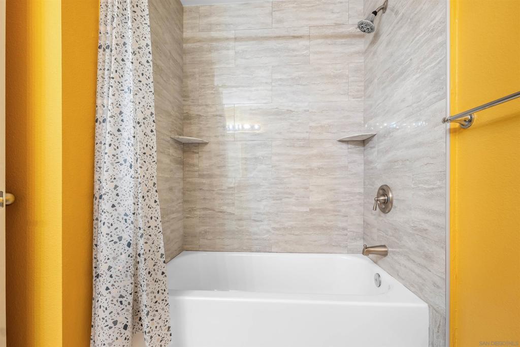 MLS #250034702SD img 23