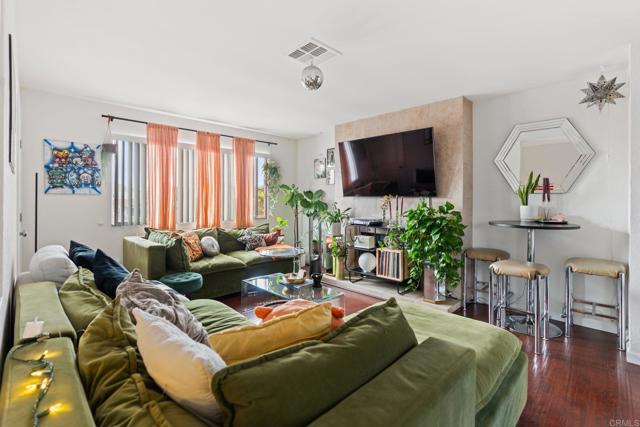 4239 35Th Street, San Diego CA: https://media.crmls.org/mediaz/28b58f7f-121c-487a-89ba-ab89ddeb7cf5.jpg