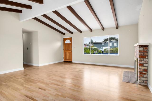 232 Peninsula Drive, Marina CA: https://media.crmls.org/mediaz/28b5989a-31d1-4a45-a904-6866784989a0.jpg
