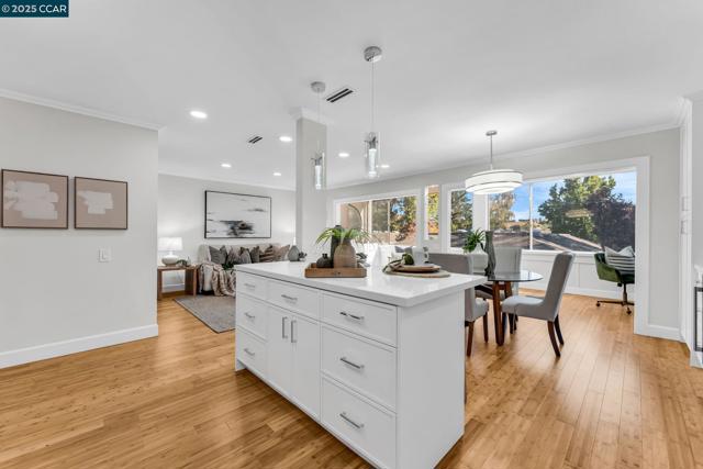 1200 Leisure Ln, Walnut Creek CA: https://media.crmls.org/mediaz/28b5cfcb-fe6f-4501-b3a8-cc611bbb854e.jpg