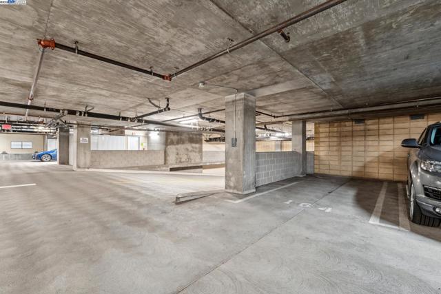 222 Broadway, Oakland CA: https://media.crmls.org/mediaz/28b5e6c5-6f0c-4563-bac9-347ede4f6519.jpg