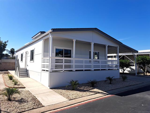 1401 El Norte Parkway, San Marcos CA: https://media.crmls.org/mediaz/28b635a6-510b-425f-b8c3-eecb208bc48b.jpg