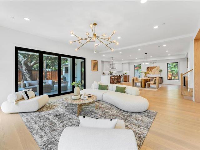 883 Rorke Way, Palo Alto CA: https://media.crmls.org/mediaz/28b66725-a8ec-454f-bf56-23200149f8a2.jpg