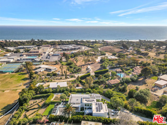 5944 Filaree, Malibu CA: https://media.crmls.org/mediaz/28b66981-34bf-4609-a3a8-043987f9df24.jpg