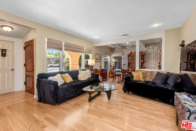 11047 Woodward Avenue photo 5