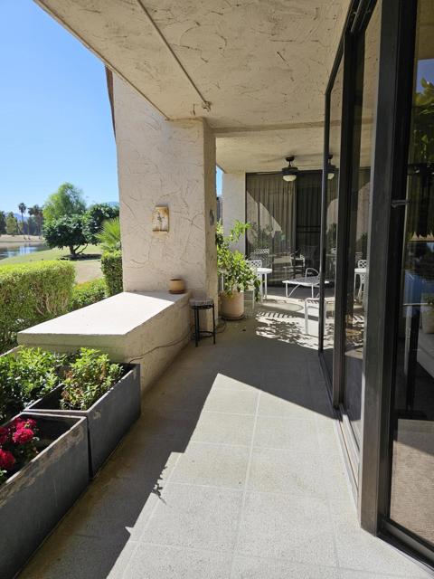 910 Island Drive, Rancho Mirage CA: https://media.crmls.org/mediaz/28b74503-ac21-490f-9af7-9ed5c9070a65.jpg