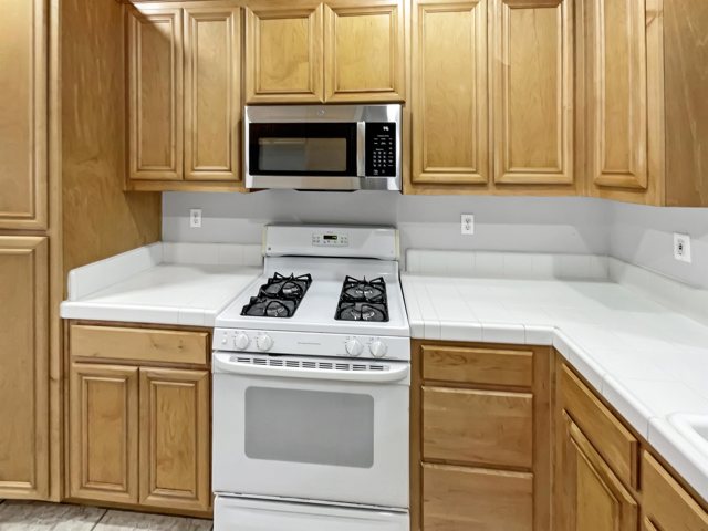 4455 Meadow Valley Cir, Fairfield CA: https://media.crmls.org/mediaz/28b76104-622f-4752-8ffc-b5d5a0c57516.jpg